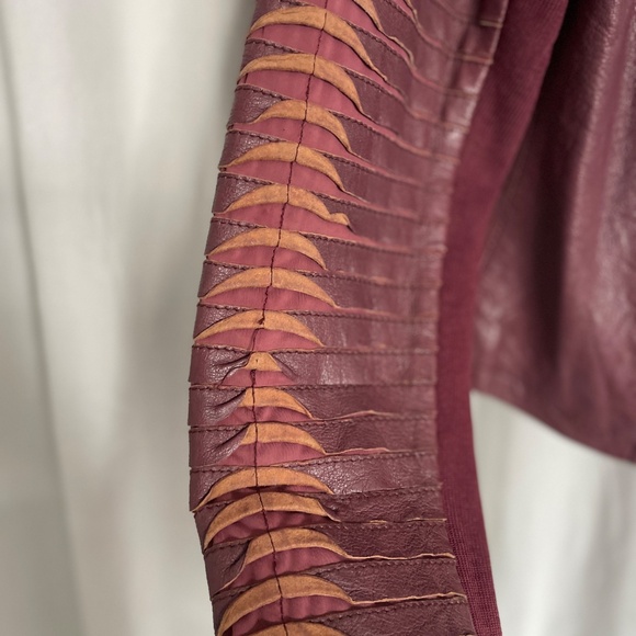 Wine coloured leather jacket. Size 8 - Picture 2 of 10